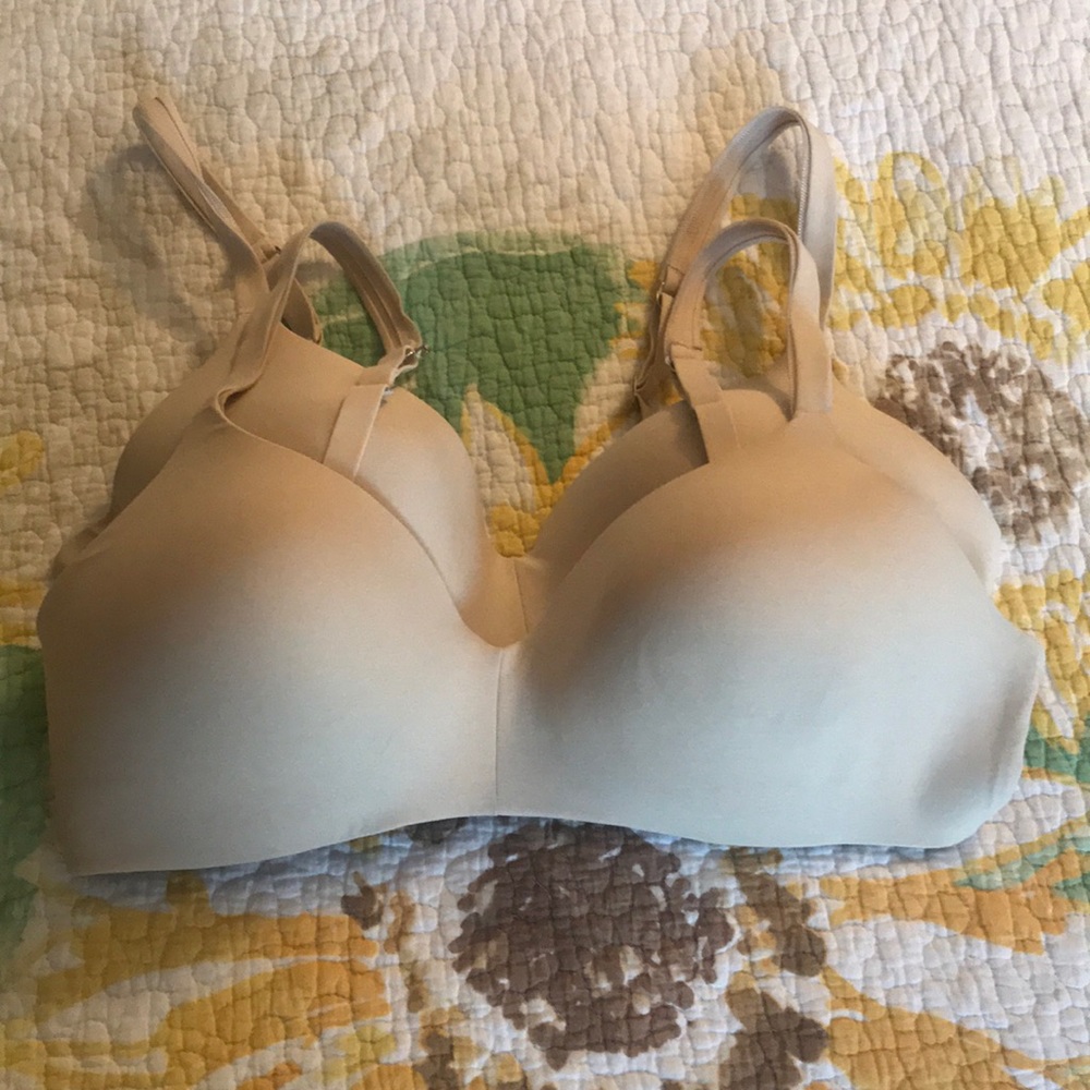 Hanes 36C bras (2)